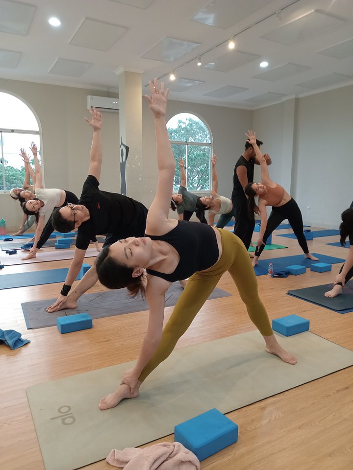 Hatha Yoga Flow 30 Min | Part -1 | The path to balance and vitality | Level : ★★ product image (2)