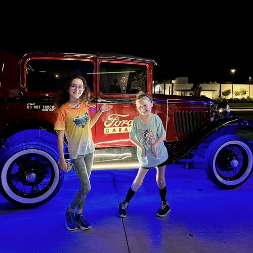 Hanging out with our friends has always been one of the best parts of being in Florida. 💙 🥰