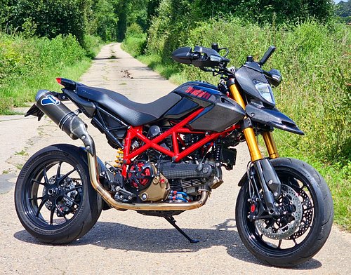 Beautiful morning to get out on the freshly mapped  Hypermotard 1100 S! 

Full mapping video coming with Chris at CJS Racing....