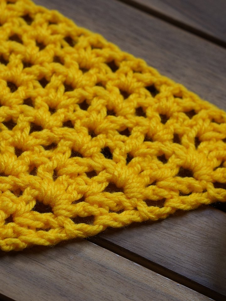 V stitch striped Triangle crochet pattern product image (1)