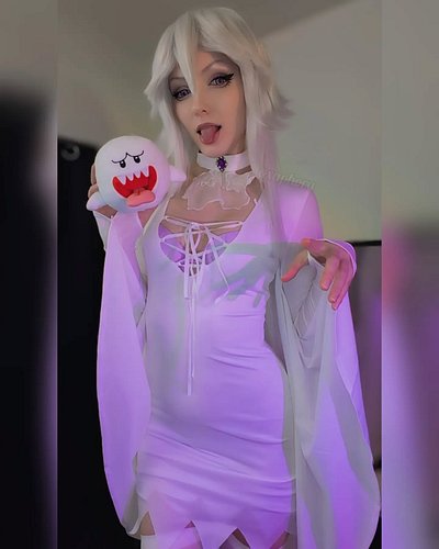 Boooo! Did I scare you? 👻👻👻
•
Cosplay from @mobbunny.official
•
#boosettecosplay #luigismansion #cosplaygirl #supermario #boo...