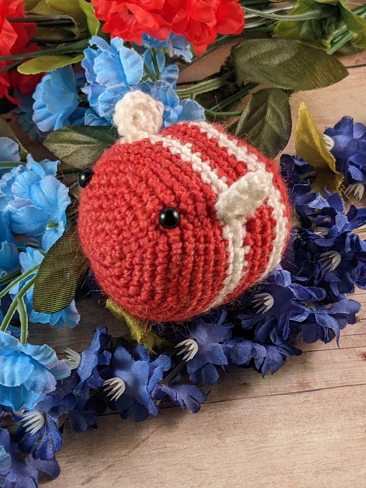 [PRE-ORDER] Santa Bee Plush product image (1)