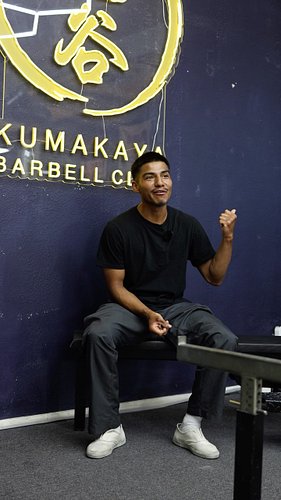 We sat down with @pov.conrad (after chasing him down for months) one of our original members here at Kumakaya Barbell Club to...
