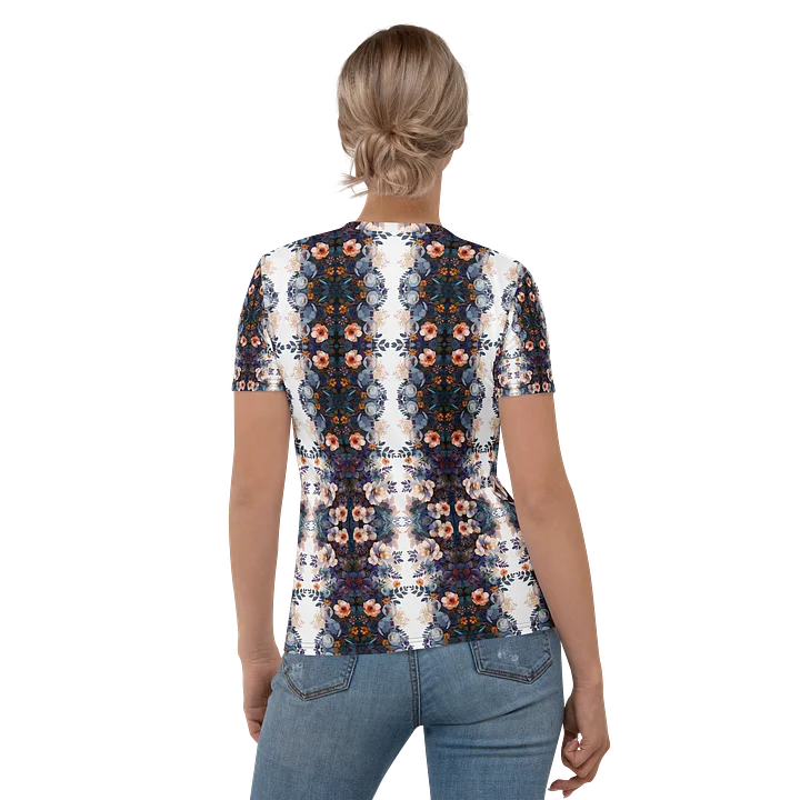 Floral Mirror: Elegantes Allover-Blumen-Shirt Women's T-Shirt product image (2)