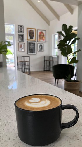 Flat white mornings….☕️🤍

#mikrocoffeeroasters #mikrocoffeeco #geraldsmithart #projecthousemedia #flatwhitecoffee #coffeeroas...