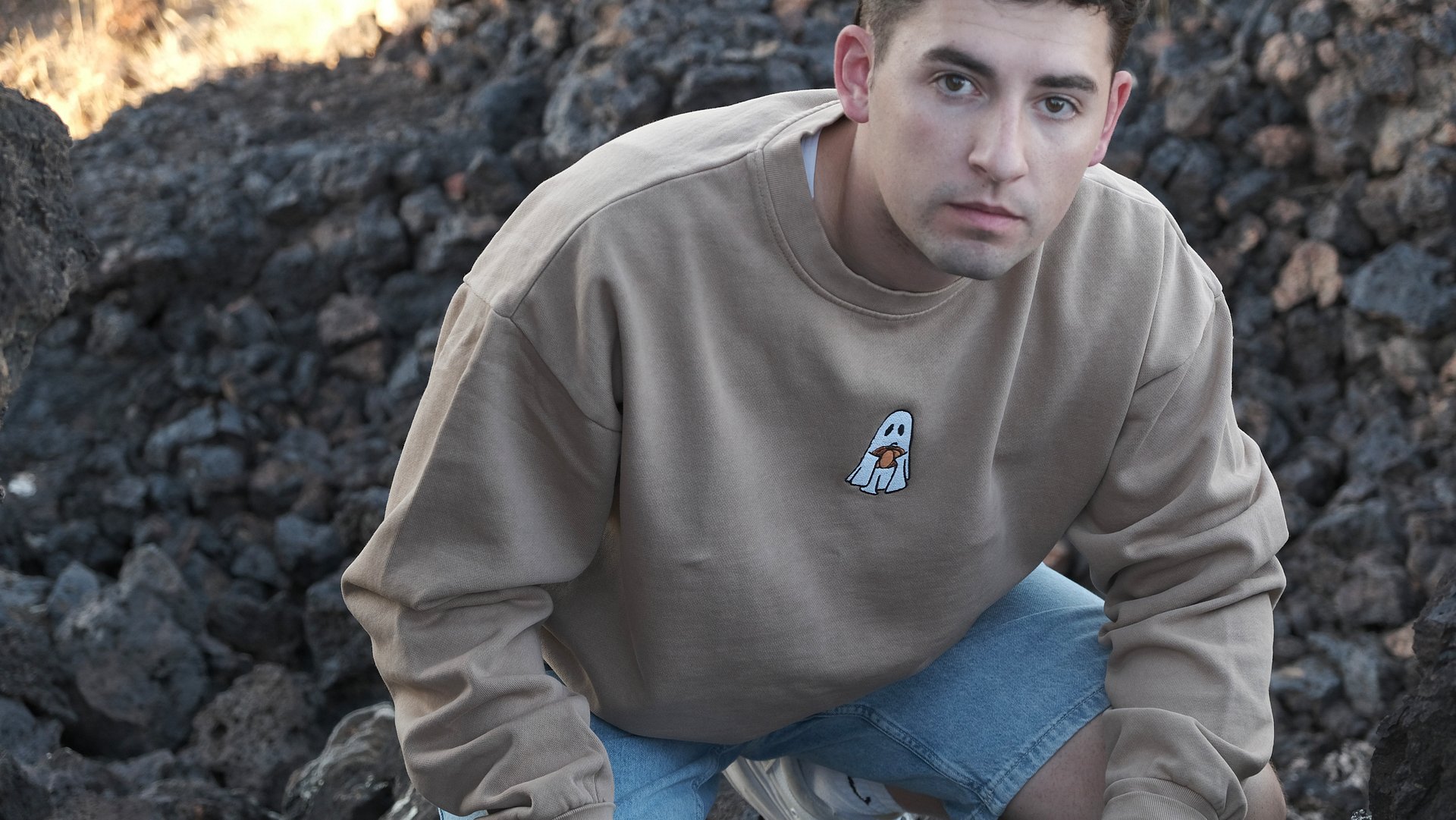 Ghost Holding Pumpkin Sweatshirt product image (9)