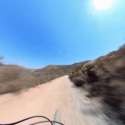 Ride with Me: Lake Poway 🚵‍♂️☀️

A perfect mid-morning ride through Lake Poway’s sunny trails.
Fresh air, beautiful paths, an...