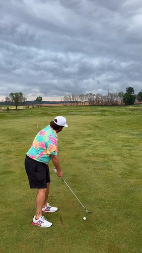 Not much better than sunset golf with nobody else around! Throwing a few darts doesn’t hurt. #golf #golfswing #golfaddict #go...