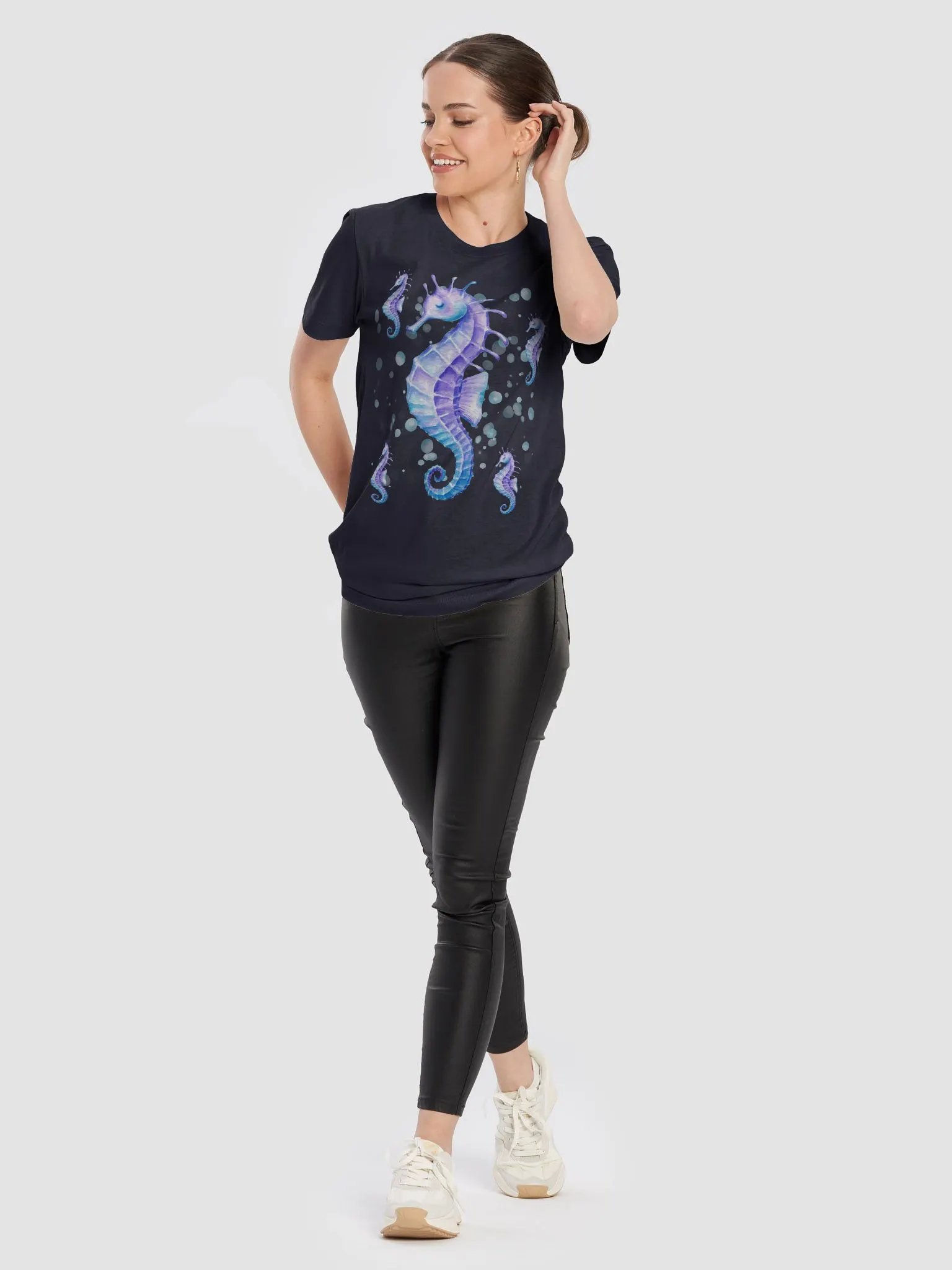 Seahorse T-shirt product image (6)