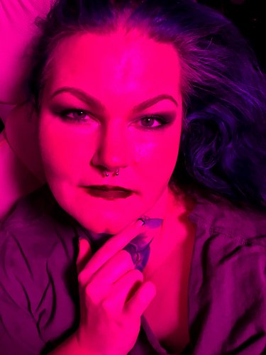 Pretty in pink. 🫦 #selfies #sundayselfies #pink #altbaddie #gothbaddie