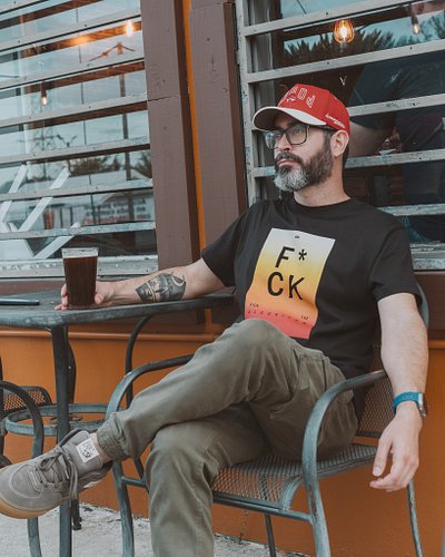 Desde ya, en @birriolapr, con cervecita de @senorial.brewing en mano, esperando el juego de los Leones. Llégale a Birriola es...