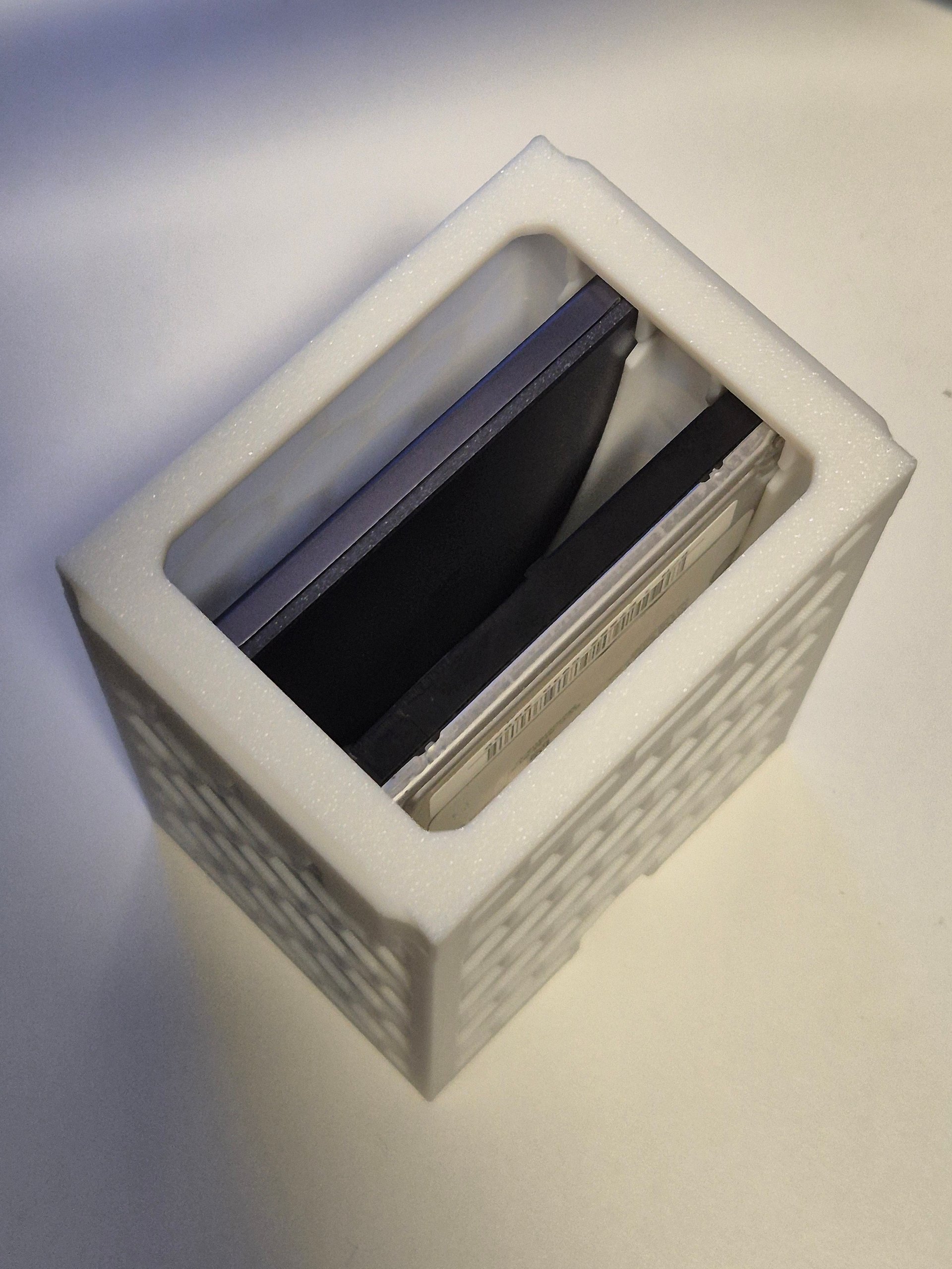 2.5" HDD/SSD Storage Box product image (3)