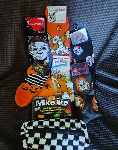 Dollarama made me so happy today. There was so much cute halloween stuff out, I have to go back soon!