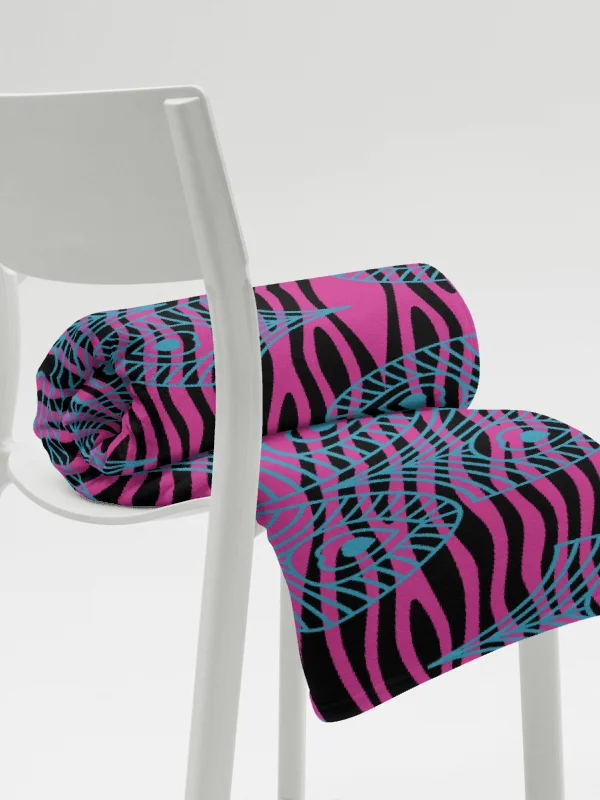 Pink Peacock Feathers Paradise Throw Blanket product image (5)