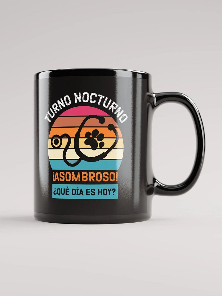 "Turno nocturno-veterinaria" mug negro brillante product image (1)