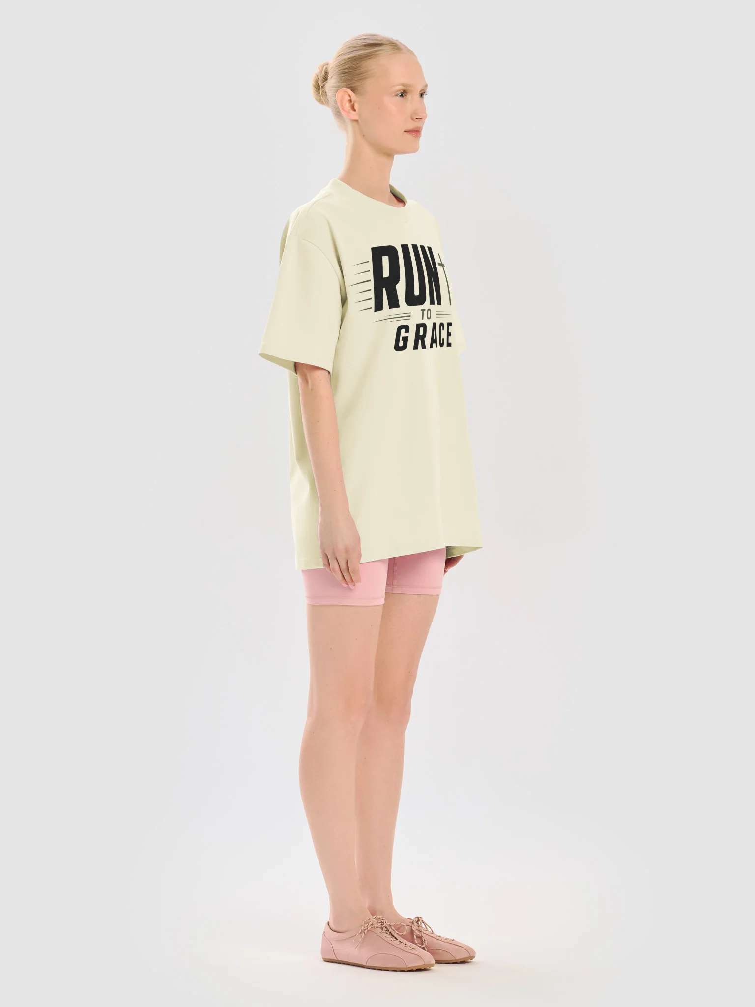 RUN TO GRACE Graphic Tee product image (11)