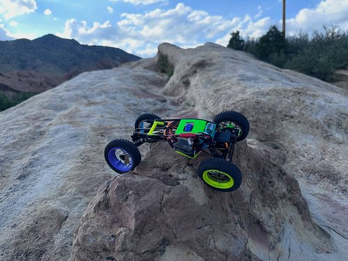 Harlequin colorway option added for the Evo https://jkrcperformance.com/products/survivor-evo-2
