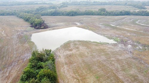 21 days and she is full. Now let the rain stop please  #bulldozer #pond #farming #catdozer