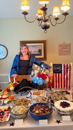 POV: you’re a #theatrekid and throw a @hamiltonmusical party for your friends. ⭐️🇺🇸🖤

I transported my guests to 1776 with lo...