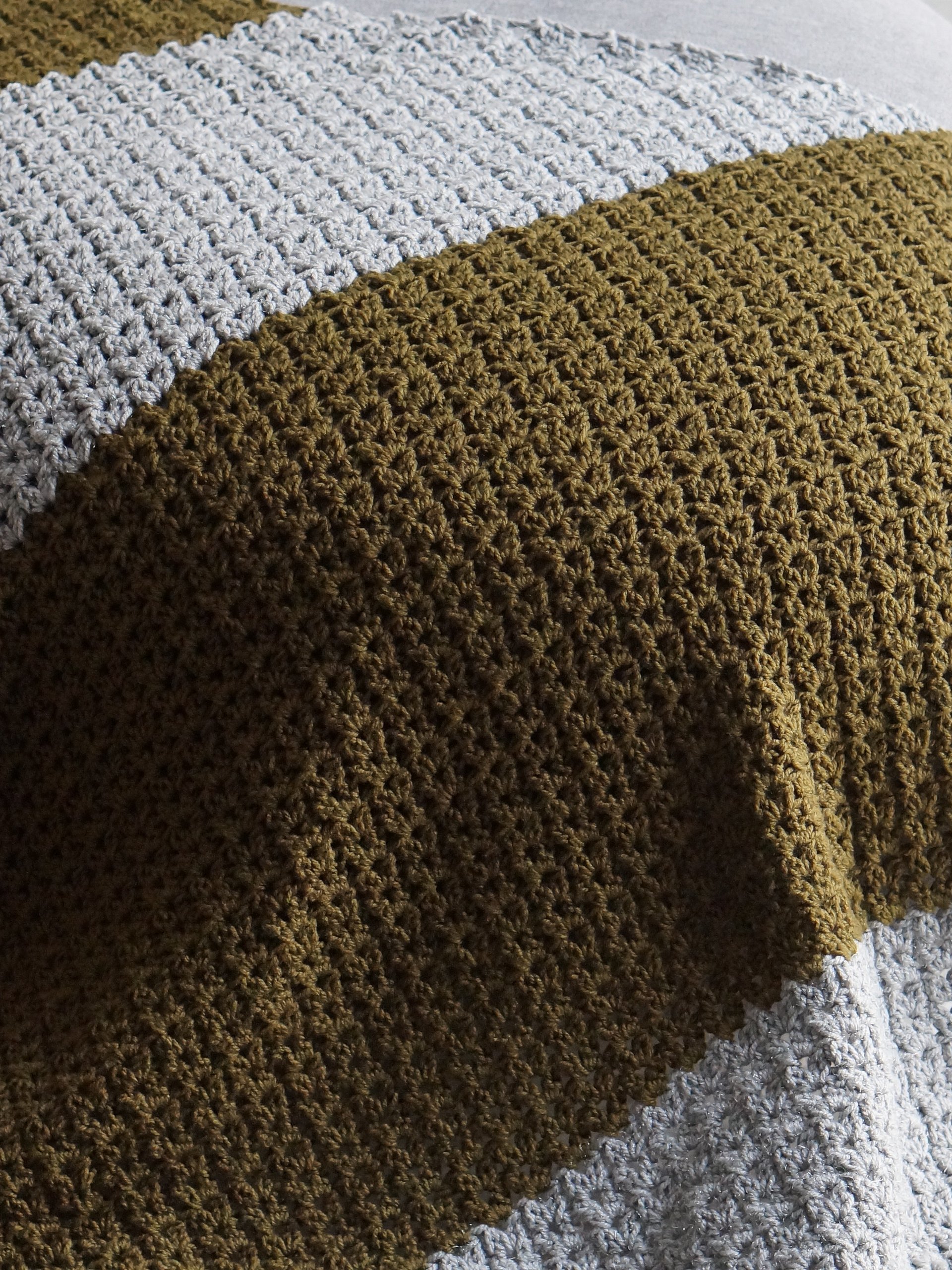 Double V stitch corner to corner blanket pattern product image (6)