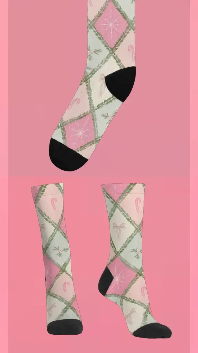 #merrychristmas #shopping #holiday #worldwide #socks 