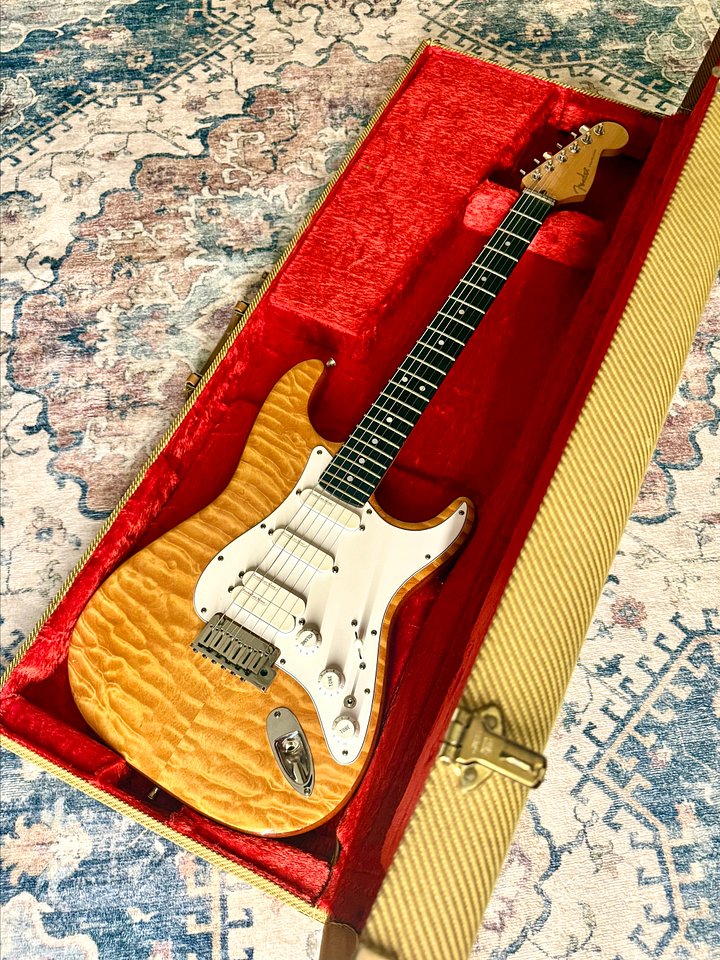 1992 Fender Stratocaster "TIGER FLAME MAPLE" Special Edition Set-Neck + OHSC (CUSTOM SHOP) product image (2)