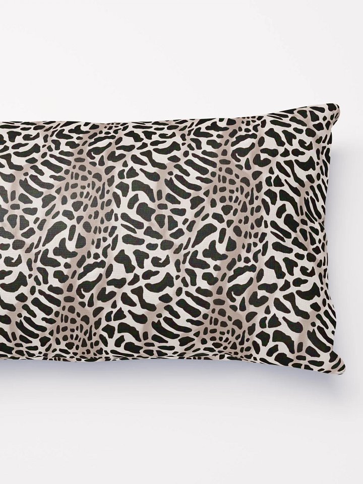Cafe Giraffe Pillow product image (5)