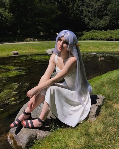 The ducks wanted in on some pictures too 🥹🏞️🦆
•
#frierenbeyondjourneysend #cosplay #animecosplay #frierencosplay #cosplayer