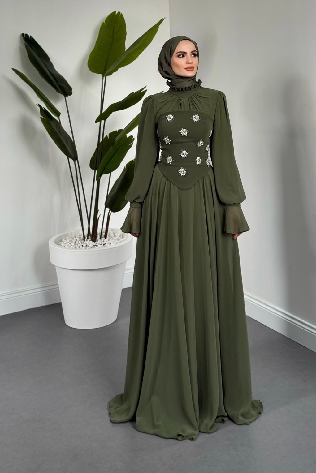 Luxury dress product image (6)