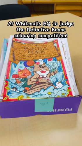 I had an awesome time at @whitcoulls_nz judging the Detective Beans colouring competition! Winners will be announced soon! (I...