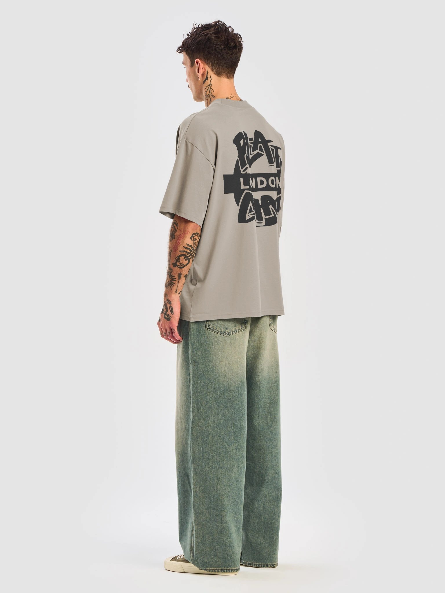 Plat Chat London Black Roundel Oversized Tee product image (6)