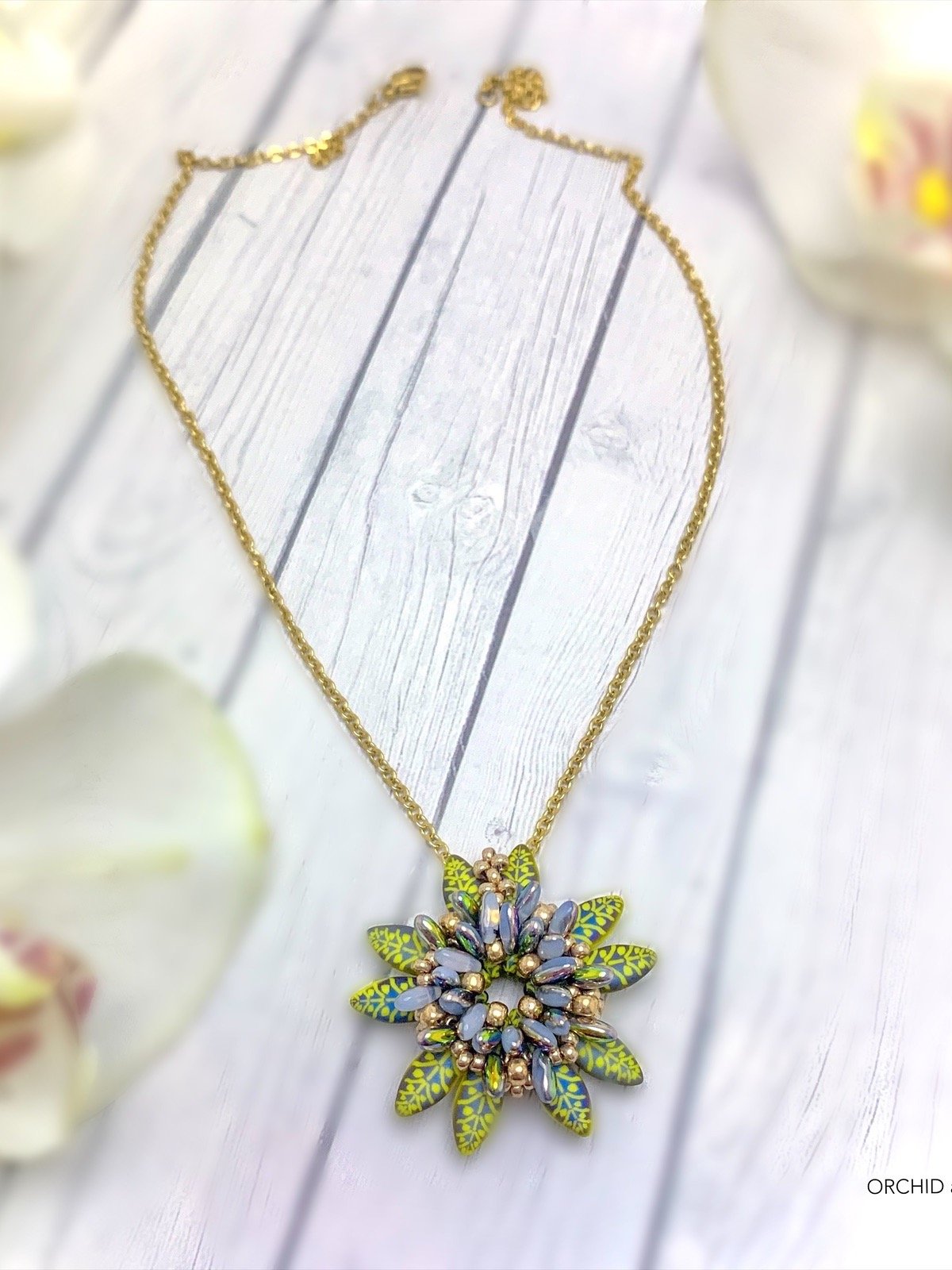 Beading Pattern - Perennial Pendant with Dagger Beads product image (7)