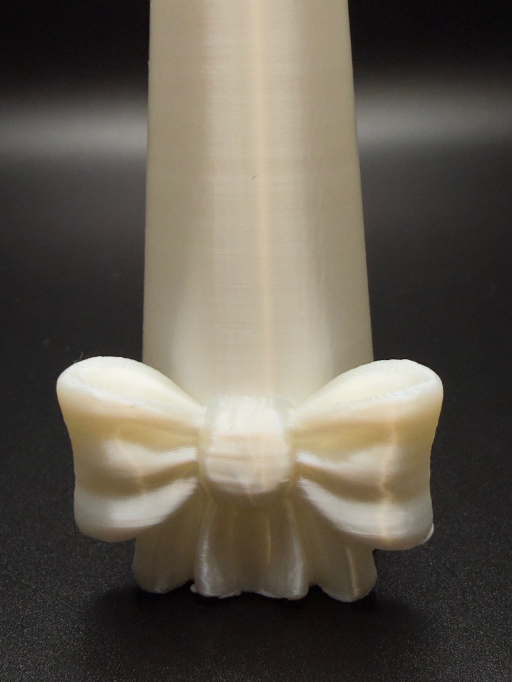 7 inch Snowlace Bow Ring Cone product image (2)