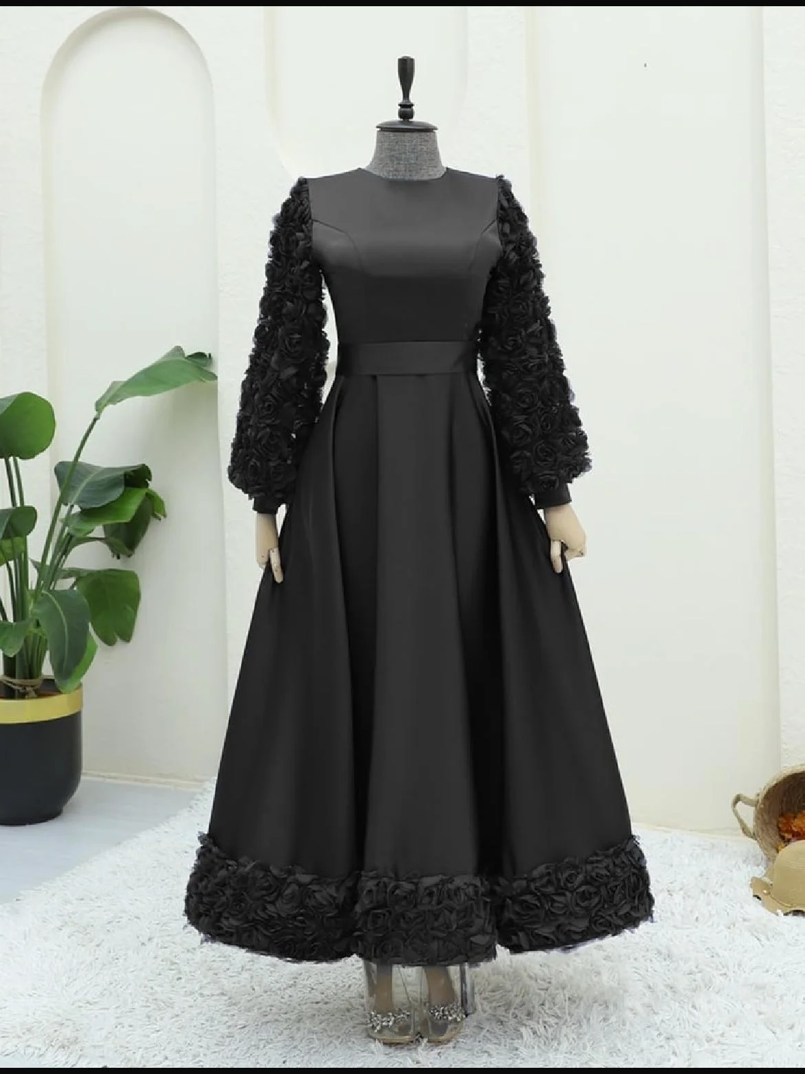 Luxury dress product image (3)