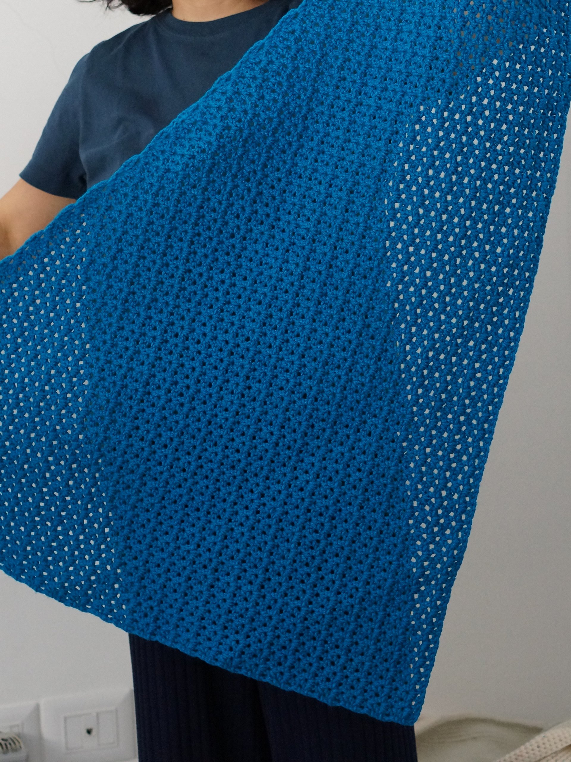 V stitch asymmetrical triangle shawl pattern product image (1)