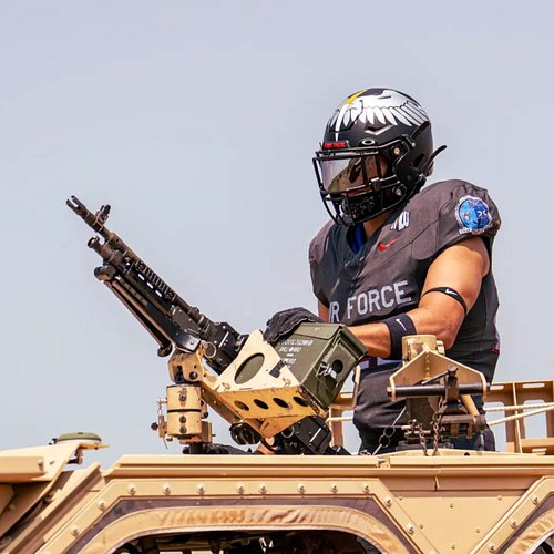 I haven't seen a single uniform hype videos that's better than this. 

Uniform and Helmet of the year??? @uniswag @bleacherre...