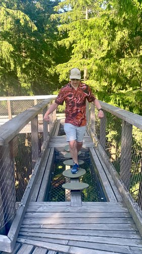 ✨ Explore. Dream. Wear Mars.
Bold like the red planet — this Hawaiishirt brings space to whatever place you want to discover!...