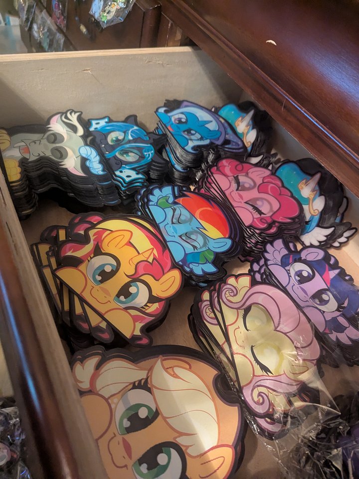MLP lenticular Peeker Decals product image (1)