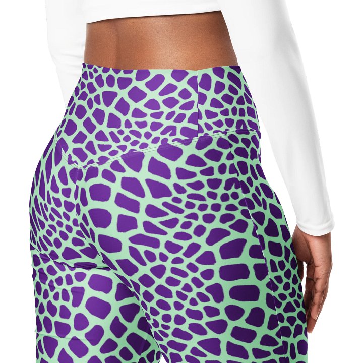 Green Giraffe Flare Leggings product image (2)