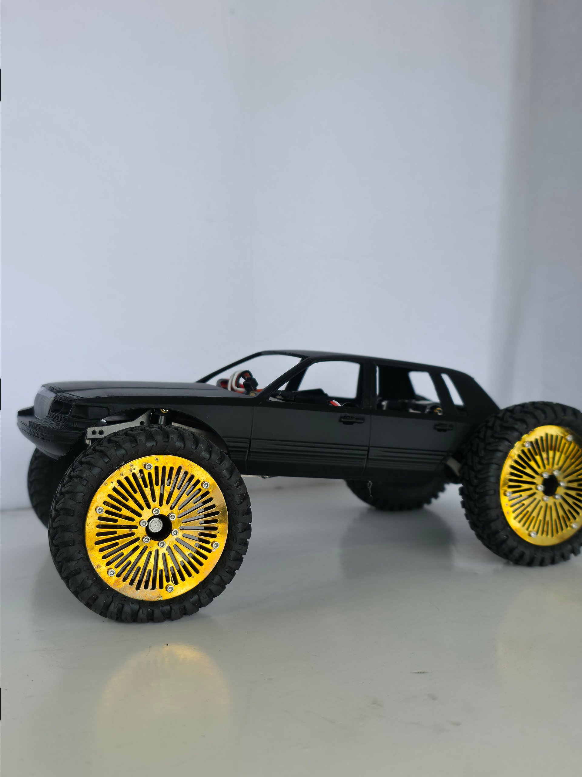 97 towncar product image (2)