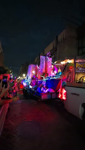 I didn't do my usual Thursday night stream tonight because I was at the Salem Halloween Parade, as I am every year. 🖤🎃 Here a...