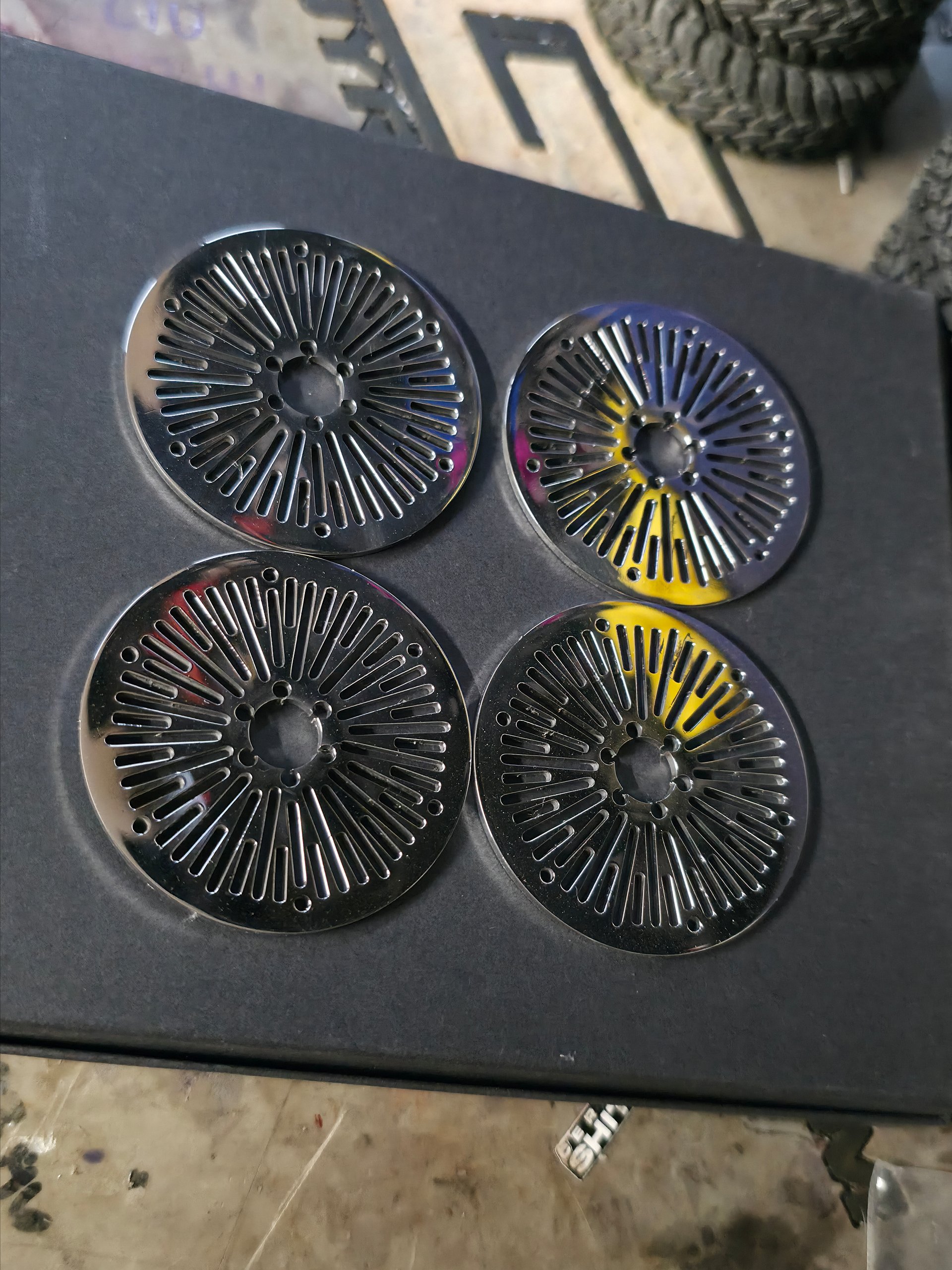 1.8 mofo valowrider collab wheels product image (3)