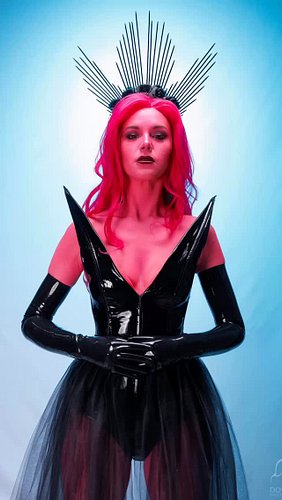 If pain is beauty I’m a pretty bitchhh

I’ve been absolutely holding out on you guys from this amazingggggg shoot with my tal...