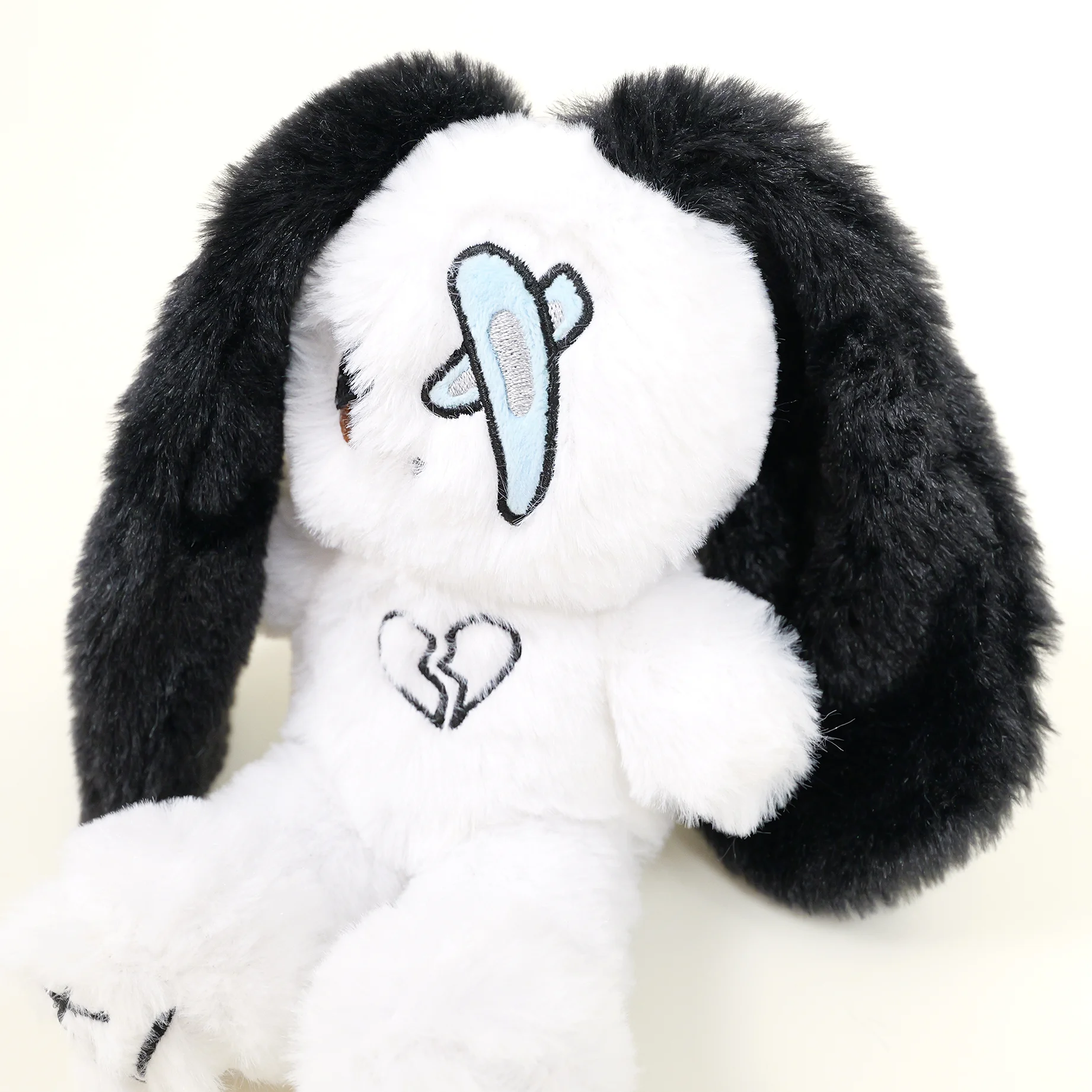 VYVEE Plushie product image (4)