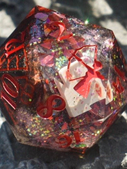 Heartbreaker’s Gambit - 30mm Dragon Egg Geode D20 product image (1)