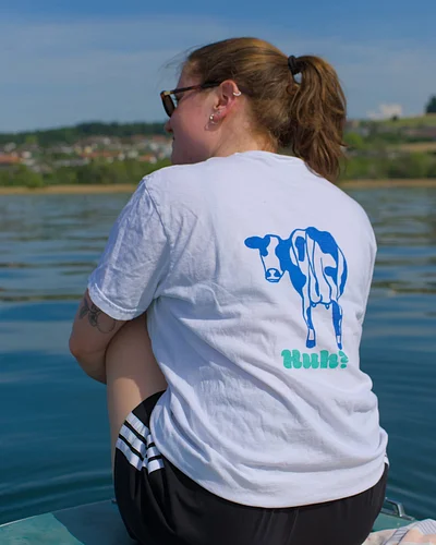 When they ask what’s on your back… Huh?🐮

Huh? Tee out now at moomode.com