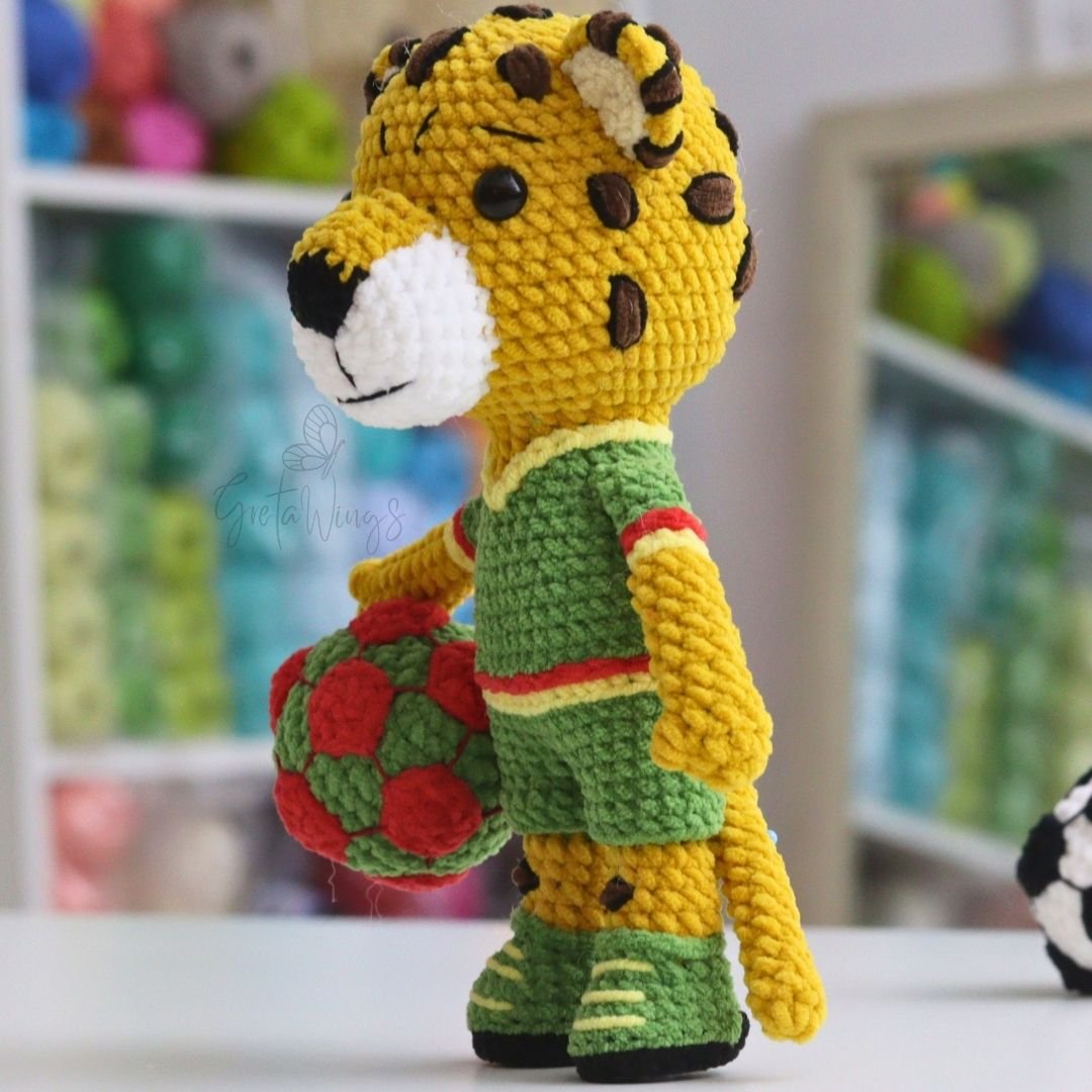 Colección Completa: Patrones de las Mascotas del Mundial 2026 y Balón de Fútbol a Crochet (PDF) product image (3)