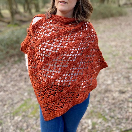 The shawl that makes every outfit look effortlessly elegant ✨ Comment 'HJC' and I will send the details right to you!

https:...