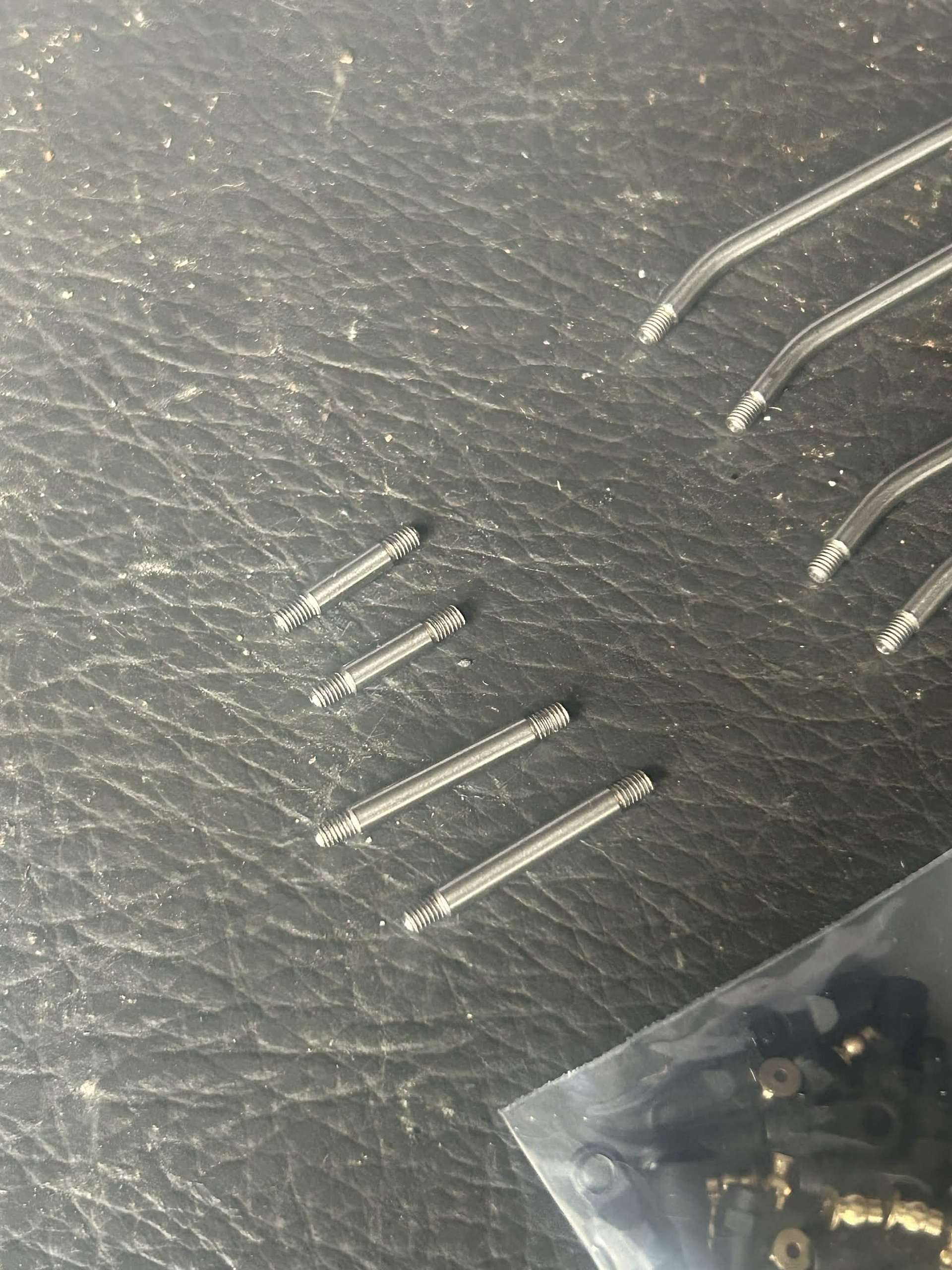 D90 LINKS (Ti) product image (2)