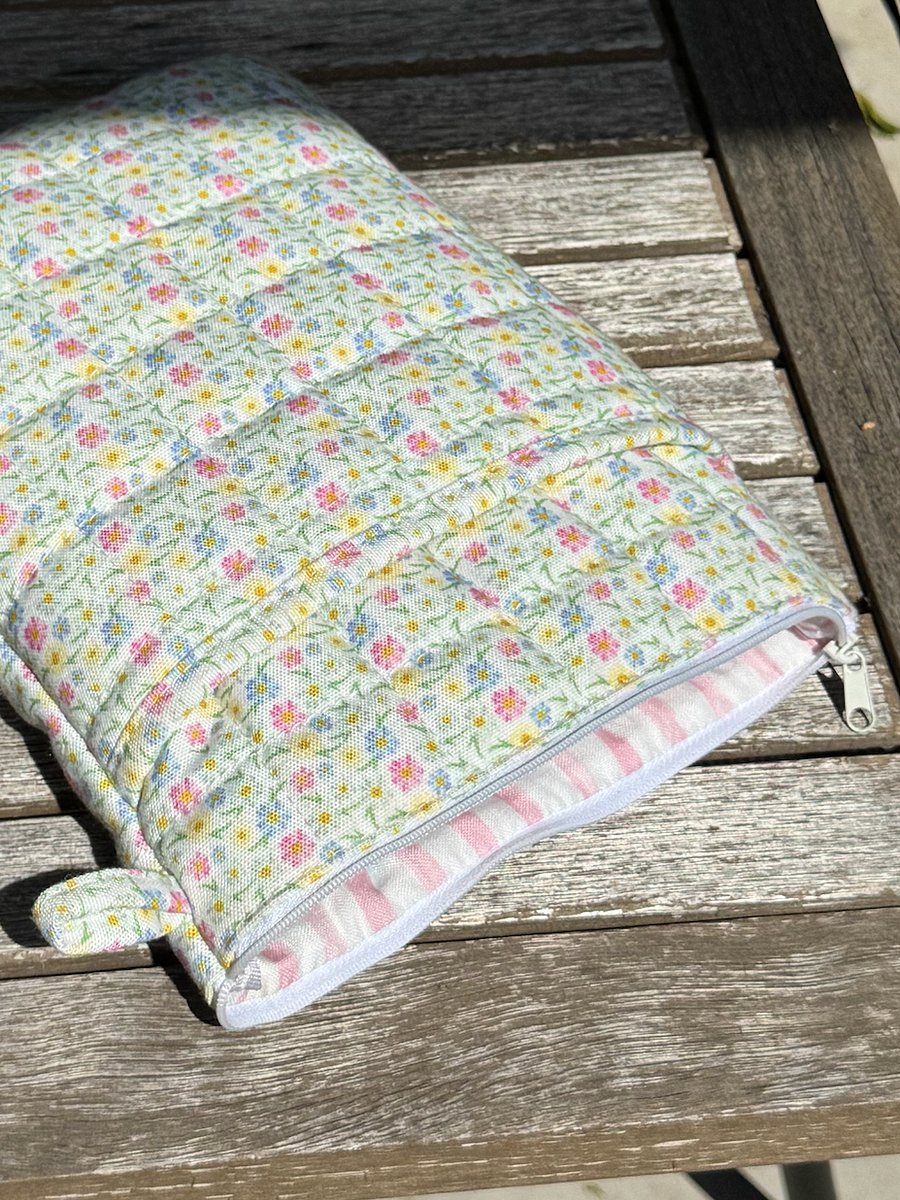 The Faye Booksleeve product image (3)